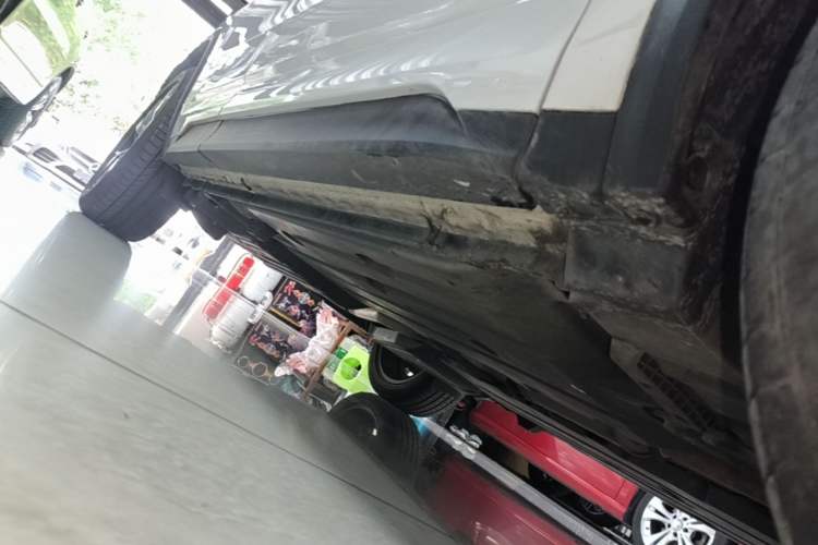 Used Lynk & Co 01 2017 2.0T Four-Wheel Drive Pro Edition Right Side Sill