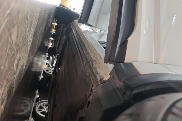 Used Lynk & Co 01 2017 2.0T Four-Wheel Drive Pro Edition Right Side Sill