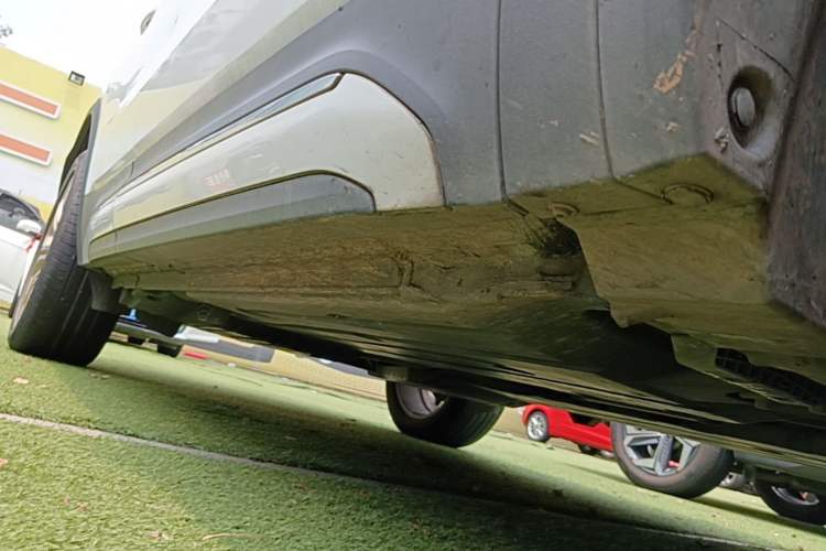 Used Lynk & Co 01 2017 2.0T Two-Wheel Drive Pro Edition Right Side Sill