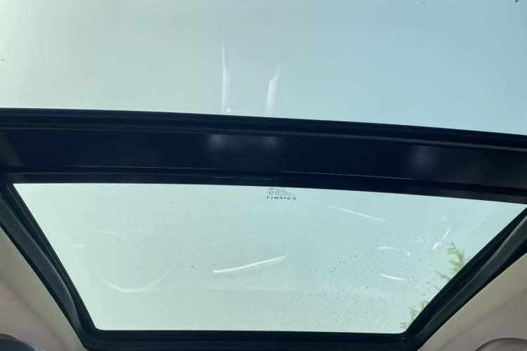 Used Lynk & Co 01 2017 2.0T Two-Wheel Drive Pro Edition Roof