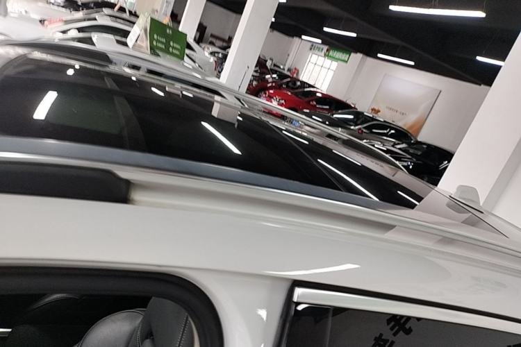 Used Lynk & Co 01 2017 2.0T Two-Wheel Drive Pro Edition Roof