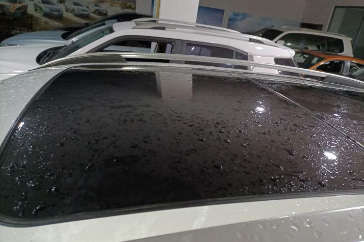 Used Lynk & Co 01 2017 2.0T Two-Wheel Drive Pro Edition Roof