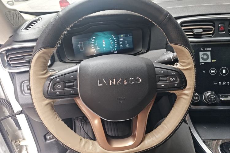 Used Lynk & Co 01 2017 2.0T Two-Wheel-Drive Version Steering Wheel