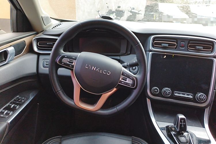Used Lynk & Co 01 2017 2.0T Two-Wheel Drive Pro Edition Steering Wheel