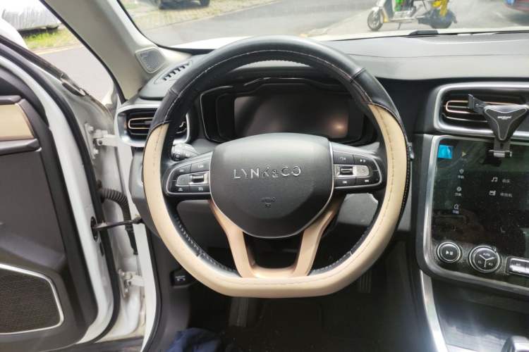 Used Lynk & Co 01 2017 2.0T Two-Wheel Drive Pro Edition Steering Wheel
