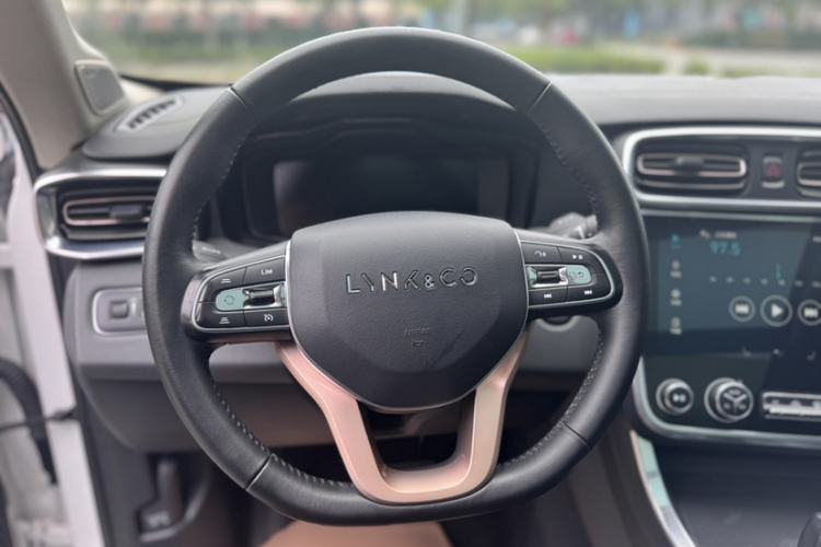 Used Lynk & Co 01 2017 2.0T Two-Wheel Drive Pro Edition Steering Wheel