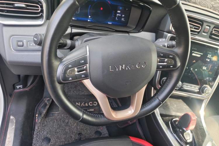 Used Lynk & Co 01 2017 2.0T Two-Wheel Drive Pro Edition Steering Wheel