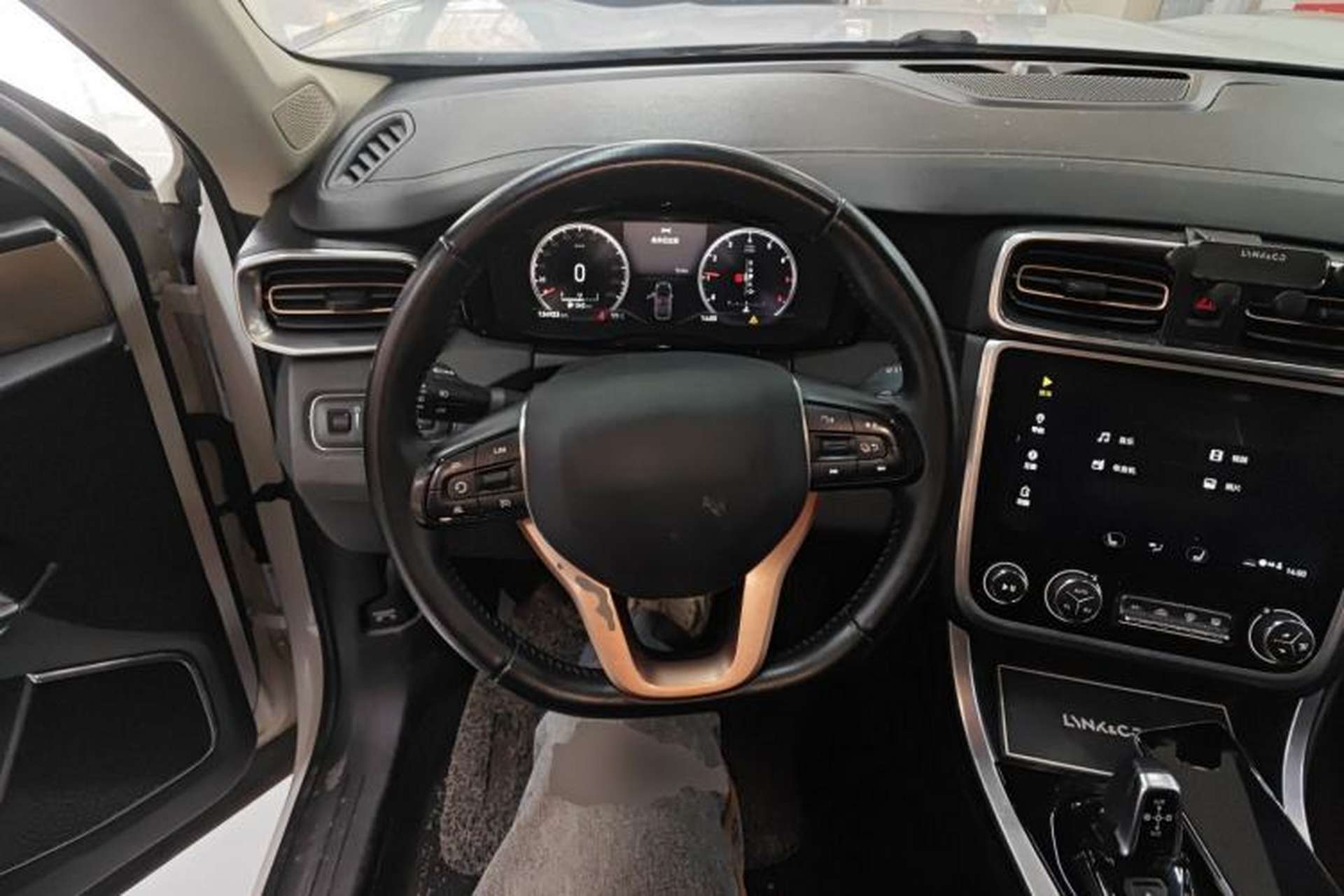 Used Lynk & Co 01 2017 2.0T Two-Wheel-Drive Version Steering Wheel