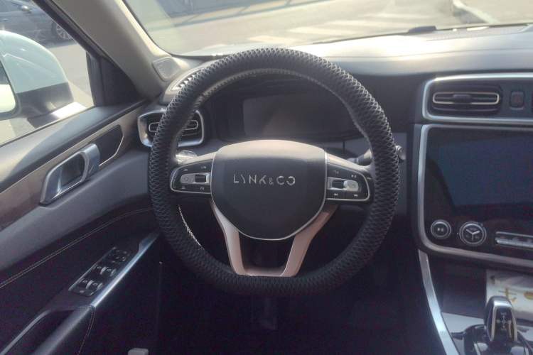 Used Lynk & Co 01 2017 2.0T Two-Wheel Drive Pro Edition Steering Wheel