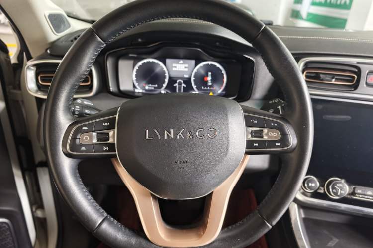 Used Lynk & Co 01 2017 2.0T Two-Wheel Drive Pro Edition Steering Wheel