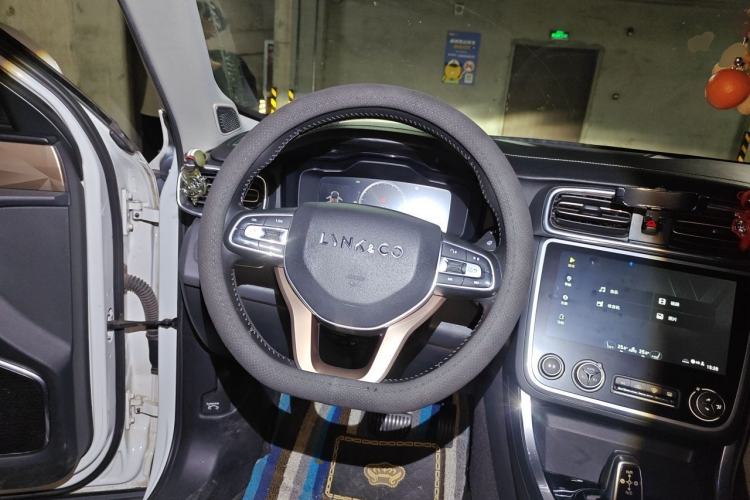 Used Lynk & Co 01 2017 2.0T Two-Wheel Drive Pro Edition Steering Wheel