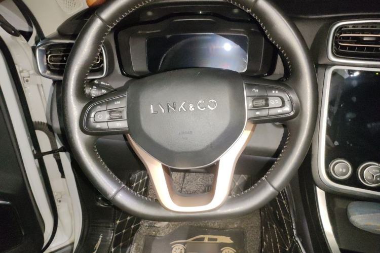 Used Lynk & Co 01 2017 2.0T Two-Wheel-Drive Version Steering Wheel
