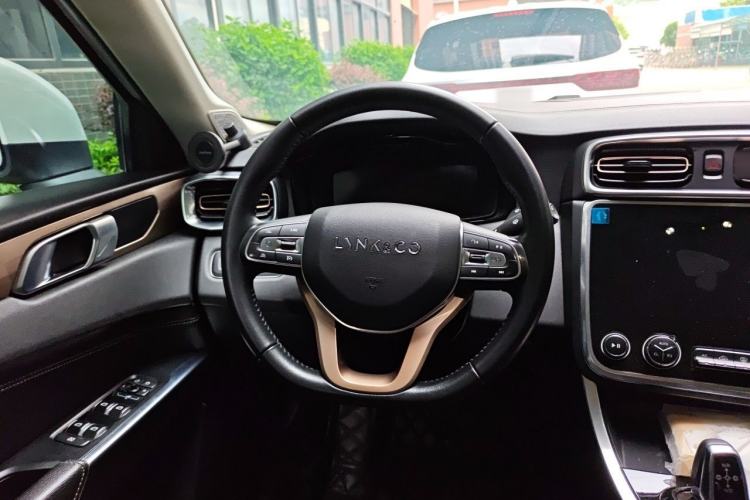 Used Lynk & Co 01 2017 2.0T Two-Wheel Drive Pro Edition Steering Wheel