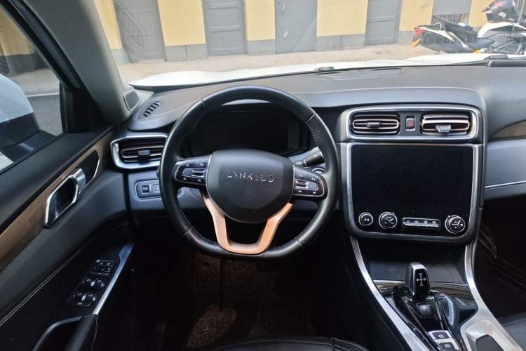 Used Lynk & Co 01 2017 2.0T Two-Wheel Drive Pro Edition Steering Wheel