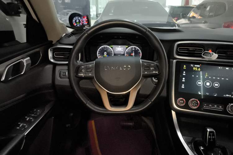 Used Lynk & Co 01 2017 2.0T Two-Wheel-Drive Version Steering Wheel