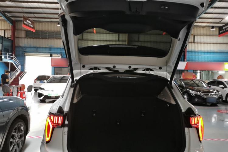 Used Lynk & Co 01 2017 2.0T Two-Wheel Drive Pro Edition Trunk