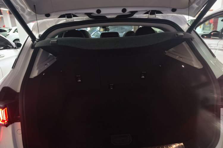 Used Lynk & Co 01 2017 2.0T Two-Wheel Drive Pro Edition Trunk