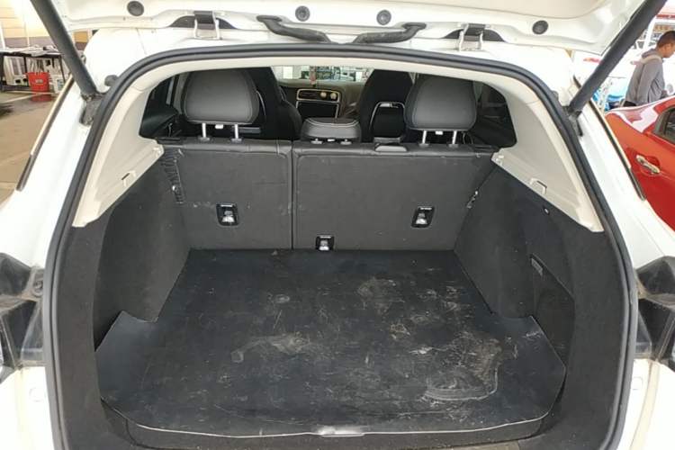 Used Lynk & Co 01 2017 2.0T Two-Wheel Drive Pro Edition Trunk