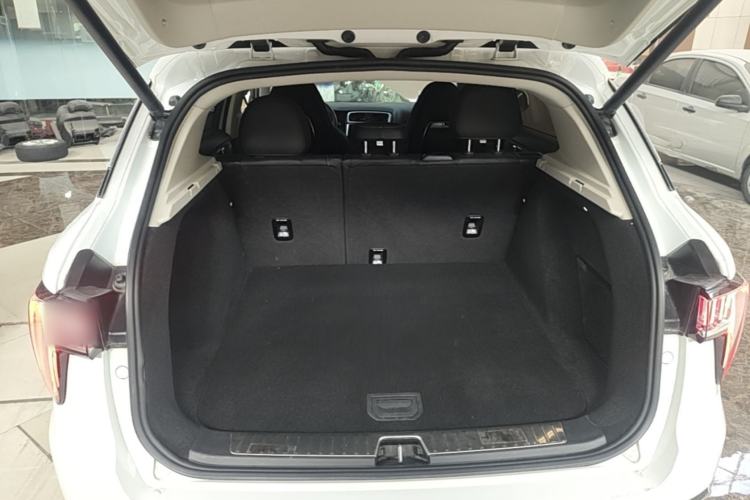 Used Lynk & Co 01 2017 2.0T Two-Wheel Drive Pro Edition Trunk