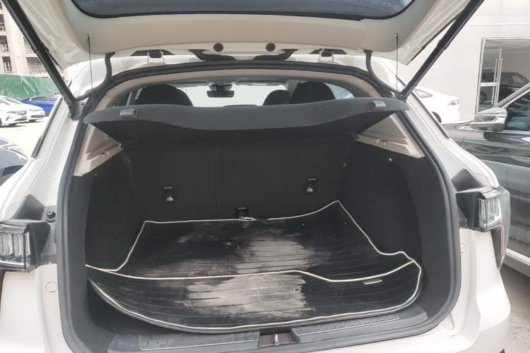 Used Lynk & Co 01 2017 2.0T Two-Wheel-Drive Version Trunk