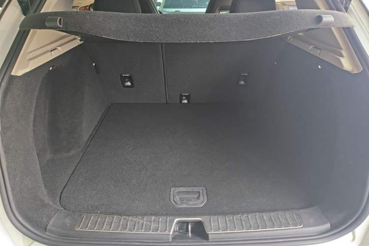 Used Lynk & Co 01 2017 2.0T Two-Wheel-Drive Version Trunk