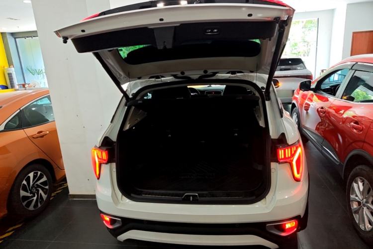 Used Lynk & Co 01 2017 2.0T Two-Wheel Drive Pro Edition Trunk