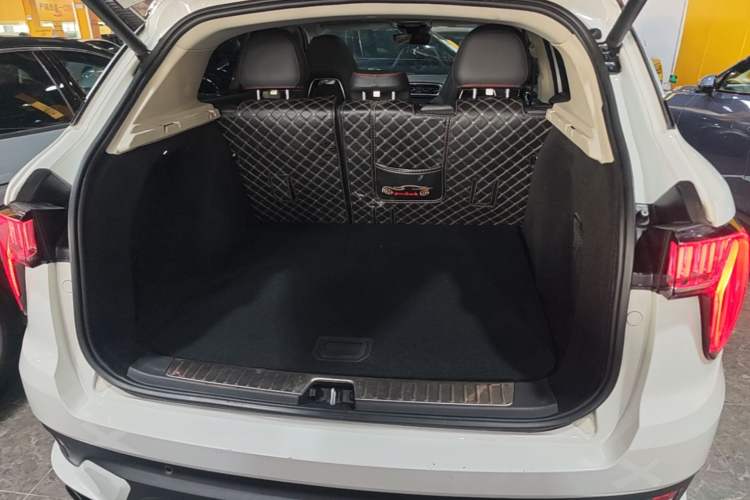 Used Lynk & Co 01 2017 2.0T Four-Wheel Drive Pro Edition Trunk