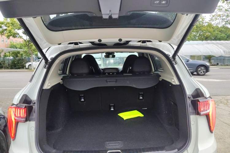 Used Lynk & Co 01 2017 2.0T Four-Wheel Drive Pro Edition Trunk