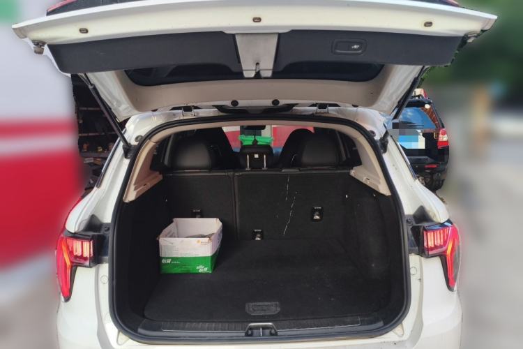 Used Lynk & Co 01 2017 2.0T Two-Wheel-Drive Version Trunk