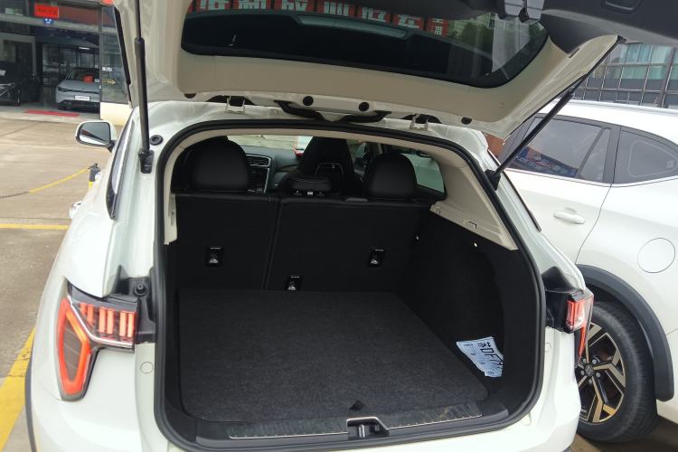 Used Lynk & Co 01 2017 2.0T Two-Wheel-Drive Version Trunk