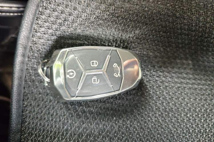 Used Lynk & Co 01 2017 2.0T Two-Wheel Drive Pro Edition Vehicle Key