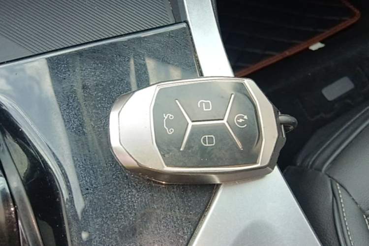 Used Lynk & Co 01 2017 2.0T Two-Wheel Drive Pro Edition Vehicle Key