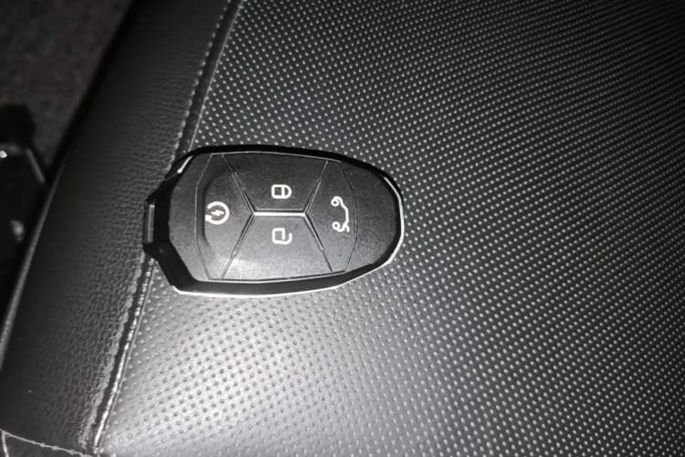 Used Lynk & Co 01 2017 2.0T Two-Wheel Drive Pro Edition Vehicle Key