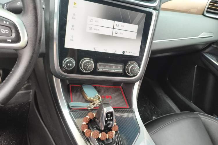 Used Lynk & Co 01 2018 2.0T Two-Wheel-Drive + Version Audio And AC Panel