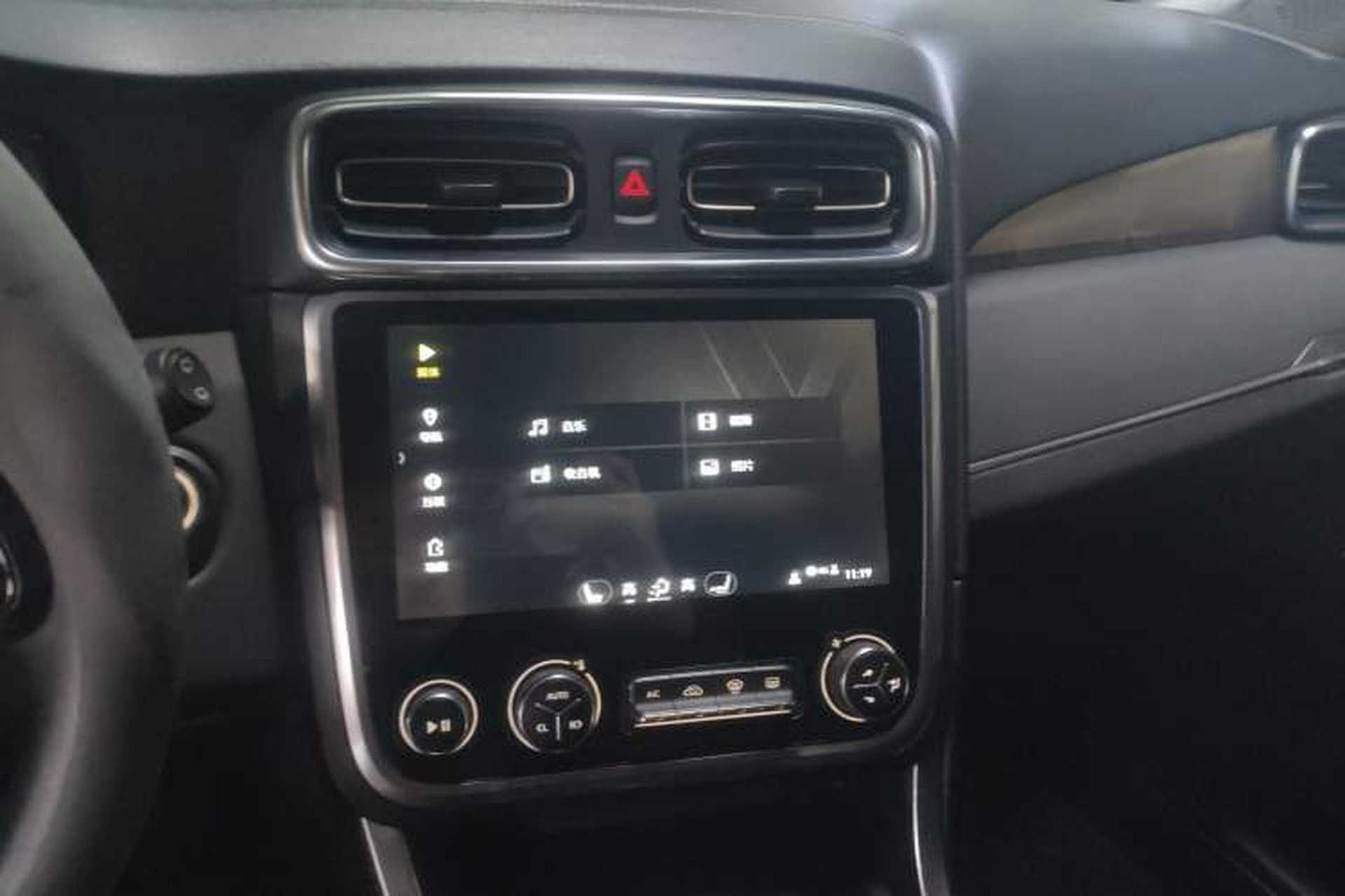 Used Lynk & Co 01 2018 2.0T Two-Wheel-Drive + Version Audio And AC Panel