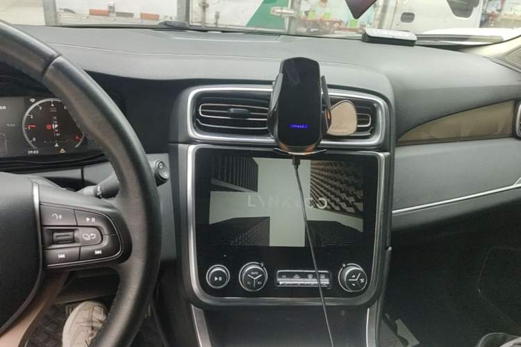 Used Lynk & Co 01 2018 2.0T Two-Wheel-Drive + Version Audio And AC Panel