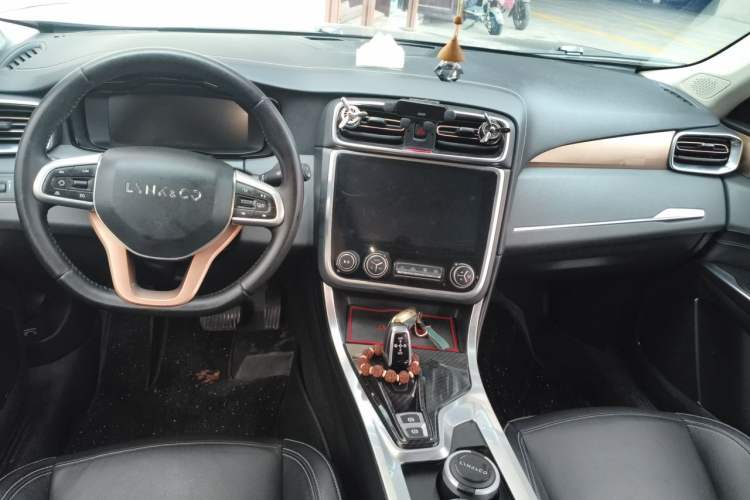 Used Lynk & Co 01 2018 2.0T Two-Wheel-Drive + Version Center Console