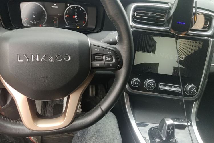 Used Lynk & Co 01 2018 2.0T Two-Wheel-Drive + Version Center Console