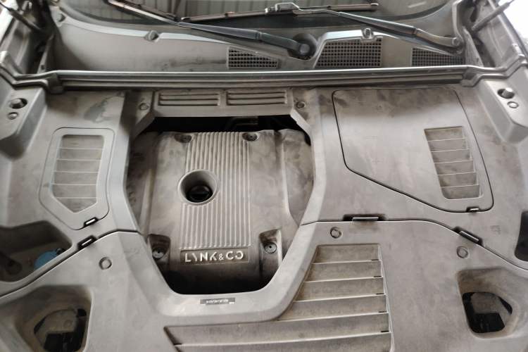 Used Lynk & Co 01 2018 2.0T Two-Wheel-Drive + Version Engine Bay