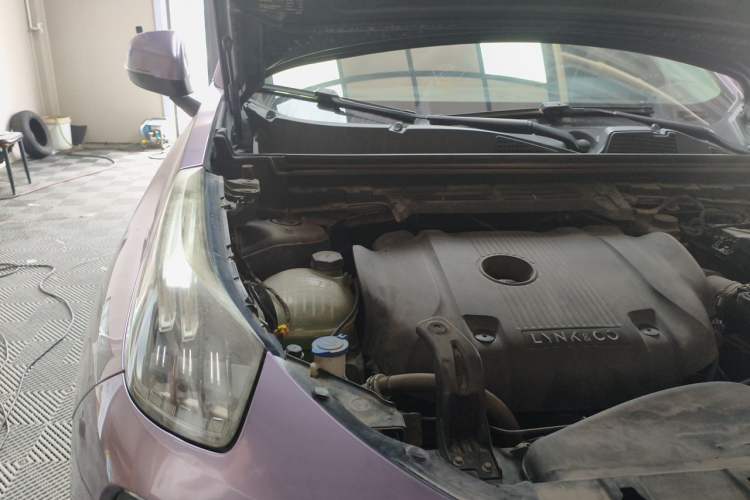 Used Lynk & Co 01 2018 2.0T Two-Wheel-Drive + Version Engine Bay Right