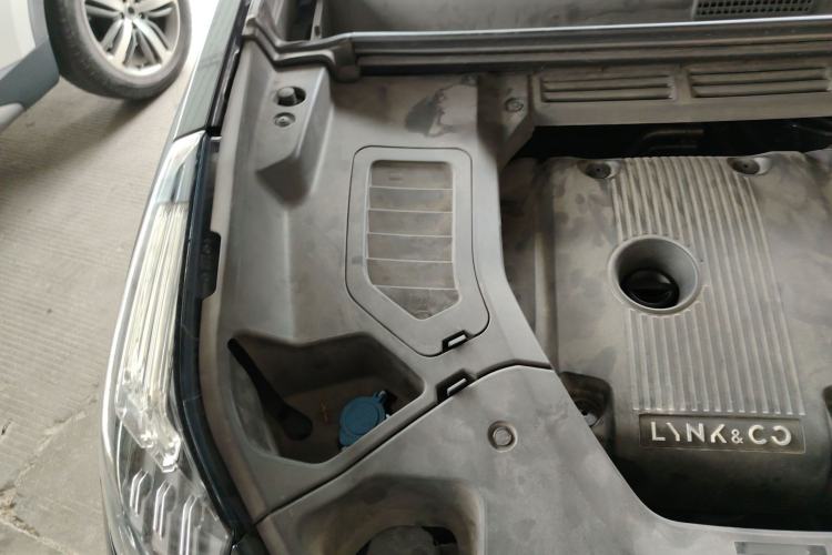 Used Lynk & Co 01 2018 2.0T Two-Wheel-Drive + Version Engine Bay Right