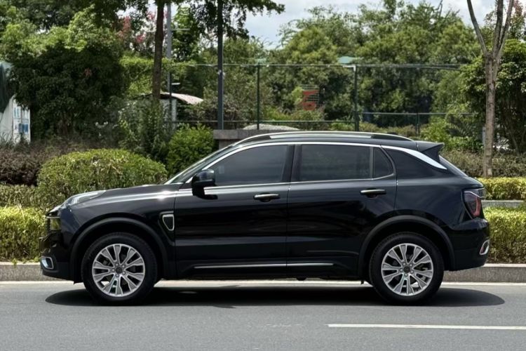 Used Lynk & Co 01 2018 2.0T Two-Wheel-Drive + Version Exterior 4