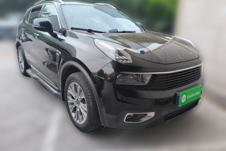Used Lynk & Co 01 2018 2.0T Two-Wheel-Drive + Version Front Right 45 Deg