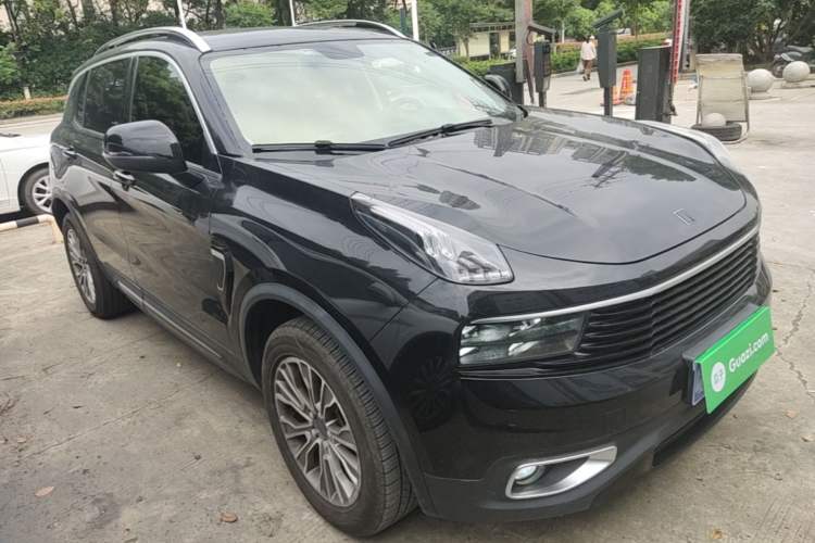 Used Lynk & Co 01 2018 2.0T Two-Wheel-Drive + Version Front Right 45 Deg