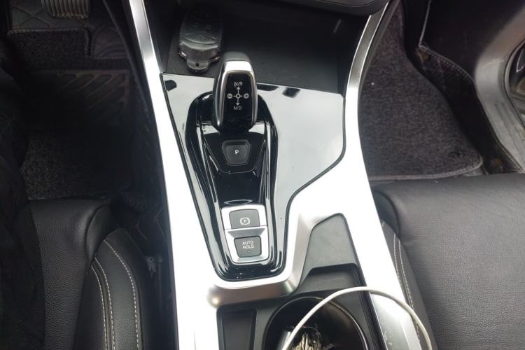 Used Lynk & Co 01 2018 2.0T Two-Wheel-Drive + Version Gear Lever