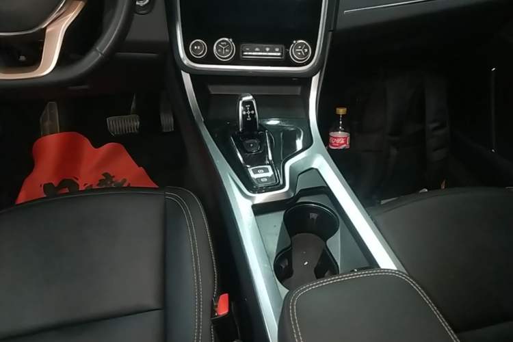 Used Lynk & Co 01 2018 2.0T Two-Wheel-Drive + Version Gear Lever