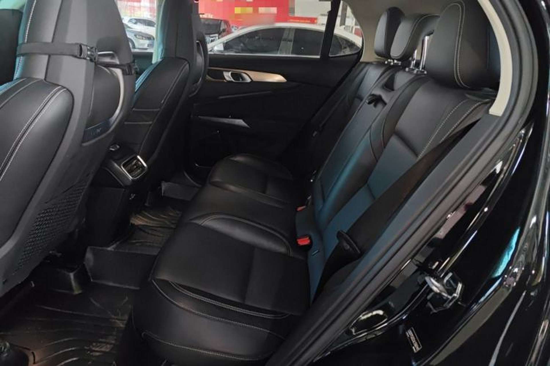 Used Lynk & Co 01 2018 2.0T Two-Wheel-Drive + Version Left Rear Seat