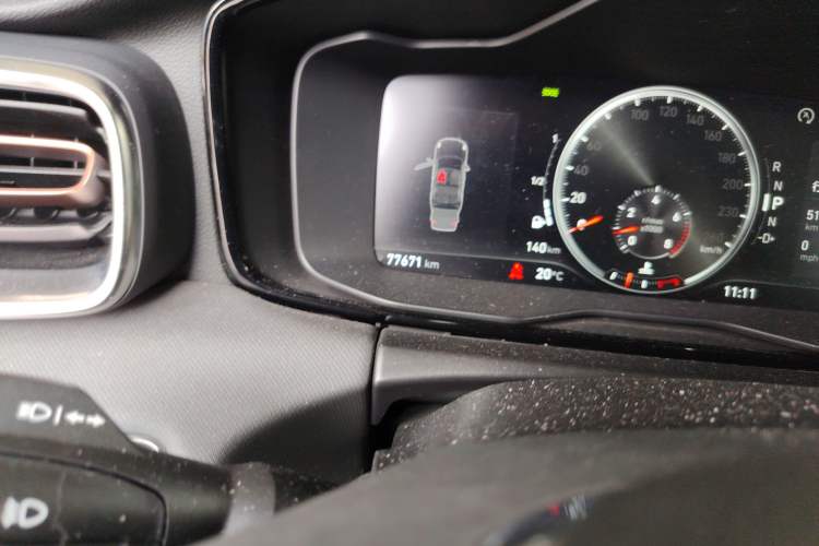 Used Lynk & Co 01 2018 2.0T Two-Wheel-Drive + Version Odometer Close Up