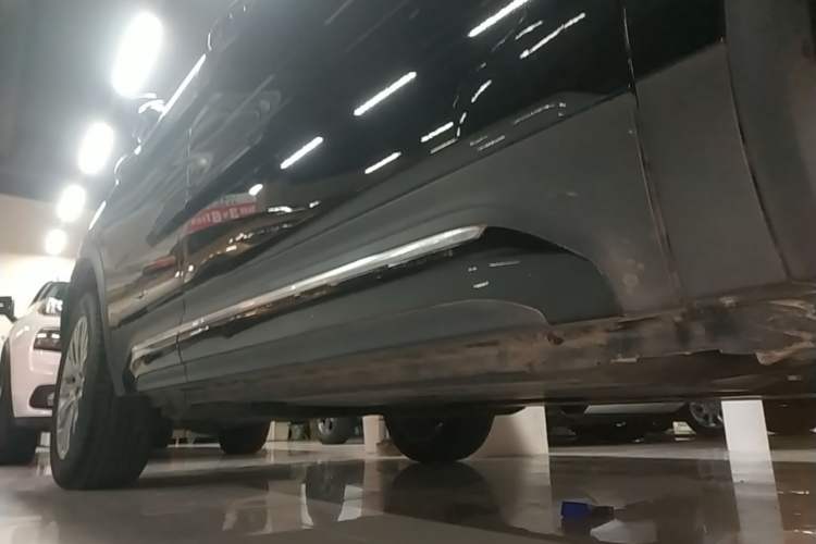 Used Lynk & Co 01 2018 2.0T Two-Wheel-Drive + Version Right Side Sill