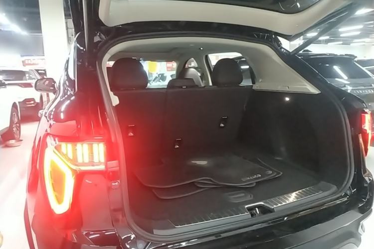 Used Lynk & Co 01 2018 2.0T Two-Wheel-Drive + Version Trunk